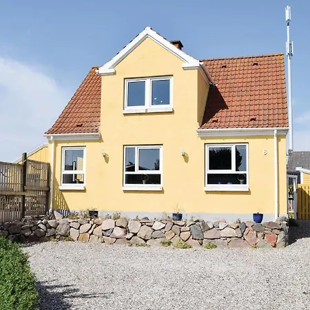 Vakantiehuis Three-bedroom In *