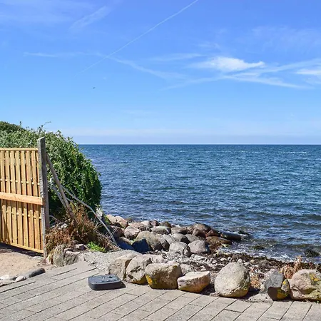 Three-bedroom In Vakantiehuis *